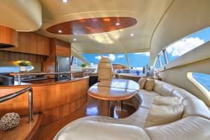 listings.show.sections.photos.alt