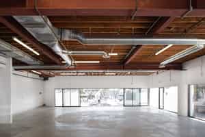 listings.show.sections.photos.alt