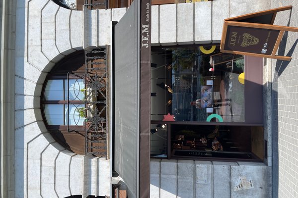 Photo of Boutique élégante de 40m² avec terrasse au cœur de Genève