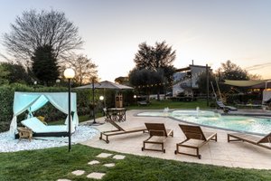 listings.show.sections.photos.alt