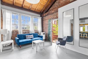 listings.show.sections.photos.alt