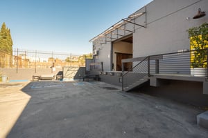 listings.show.sections.photos.alt