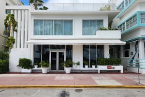 listings.show.sections.photos.alt