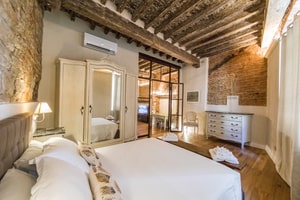 listings.show.sections.photos.alt