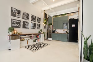 listings.show.sections.photos.alt