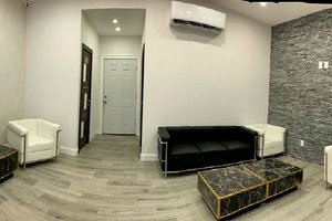 listings.show.sections.photos.alt