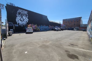 listings.show.sections.photos.alt