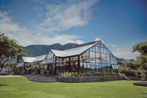 listings.show.sections.photos.alt