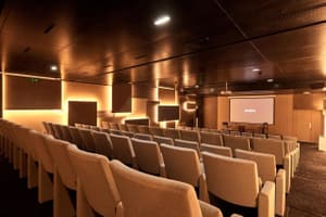 listings.show.sections.photos.alt