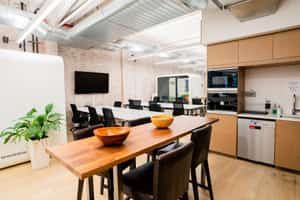 listings.show.sections.photos.alt