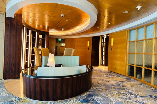 Private 49m² Executive Boardroom for High-Level Meetings on Sheikh Zayed Road, Dubai