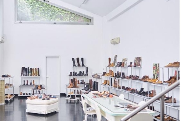Showroom Open Space in Viale Sabotino