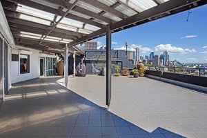 listings.show.sections.photos.alt