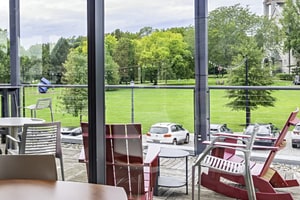 Glass-Walled Event Room with Two Terraces in Collegeville, up to 105 Guests, foto 4