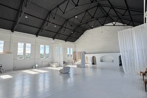 listings.show.sections.photos.alt