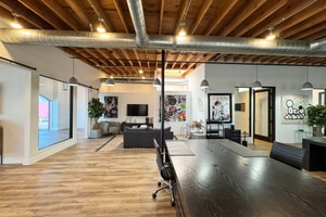 listings.show.sections.photos.alt