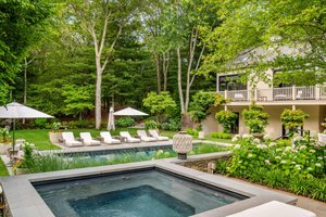 listings.show.sections.photos.alt