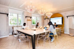 listings.show.sections.photos.alt