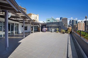 listings.show.sections.photos.alt