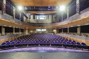 380-Seat Proscenium Theater with Balcony in Collegeville, foto 2