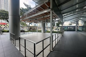 listings.show.sections.photos.alt