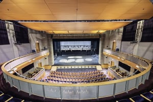 380-Seat Proscenium Theater with Balcony in Collegeville, foto 5