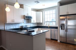 listings.show.sections.photos.alt